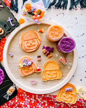 Load image into Gallery viewer, Trick or Treat Play Dough Kit