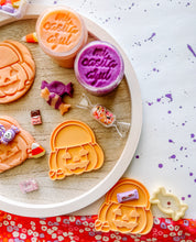 Load image into Gallery viewer, Trick or Treat Play Dough Kit