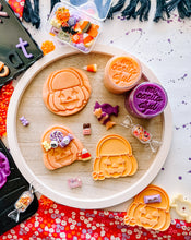 Load image into Gallery viewer, Trick or Treat Play Dough Kit
